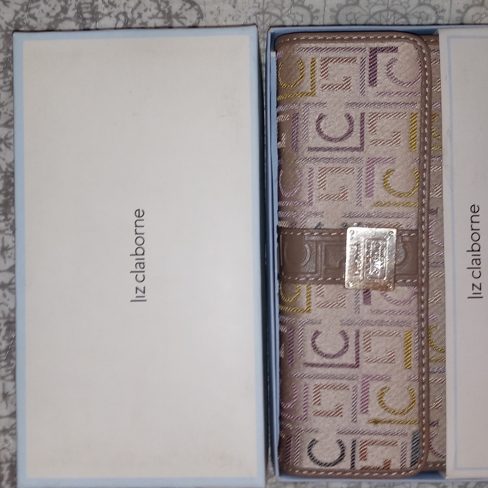 Liz Claiborne Tri Fold Wallet